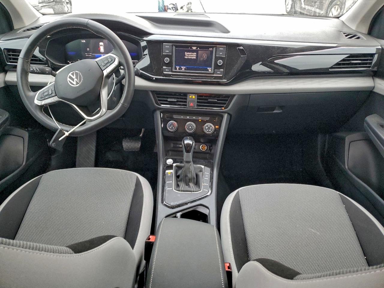 Volkswagen Taos S Image 3