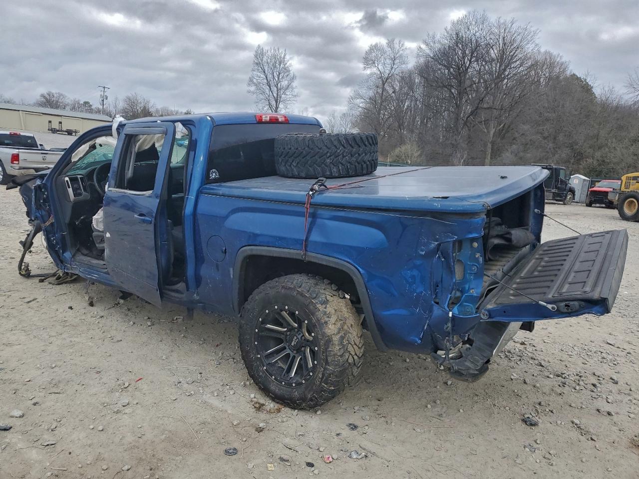 GMC Sierra K1500 Sle Image 2