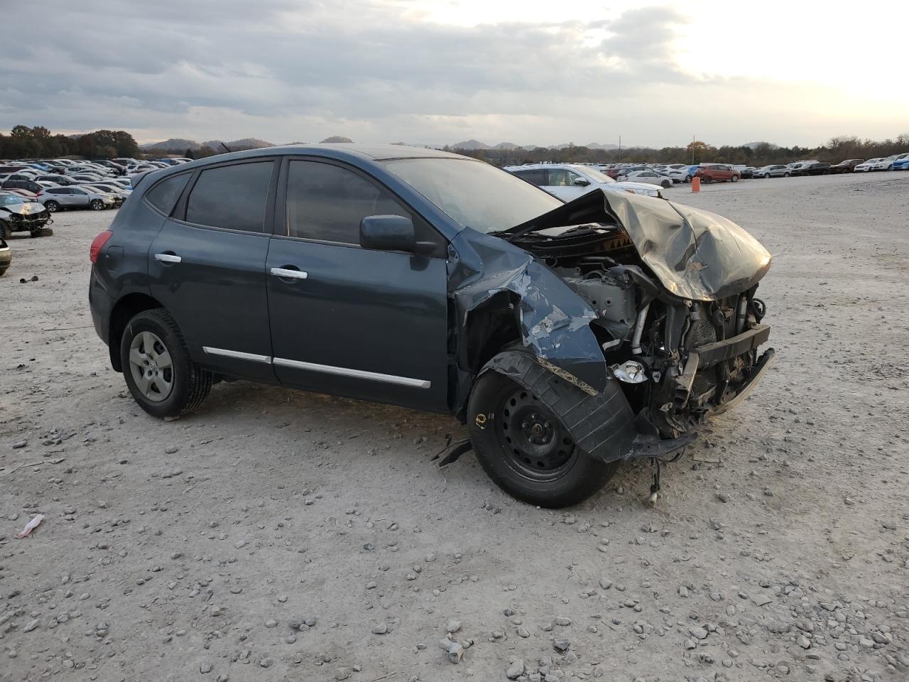 Nissan Rogue S Image 5