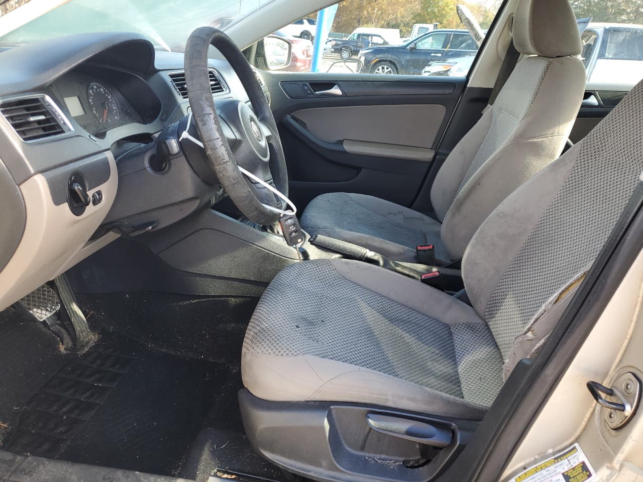 Volkswagen Jetta Base Image 2