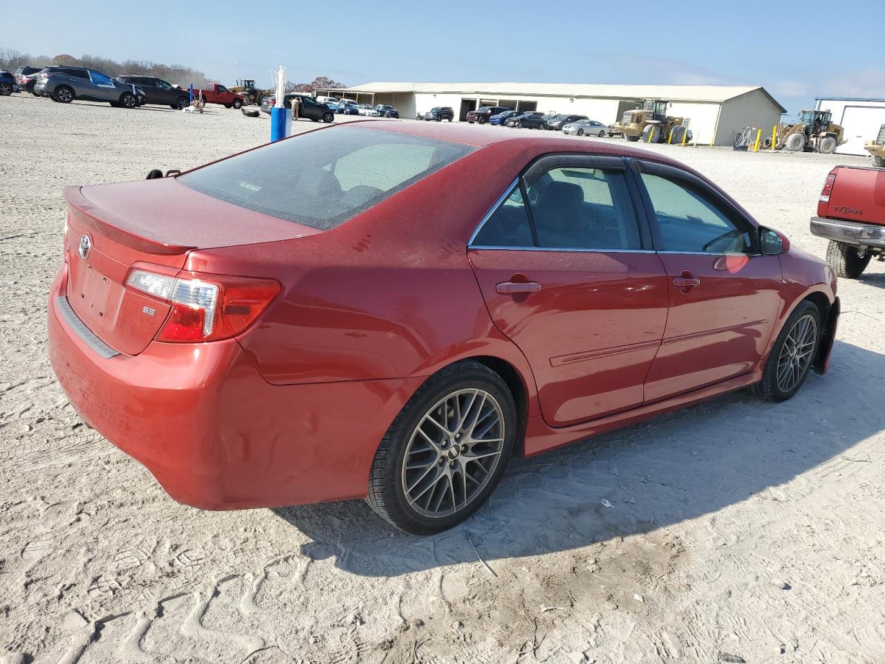 Toyota Camry Base Image 2