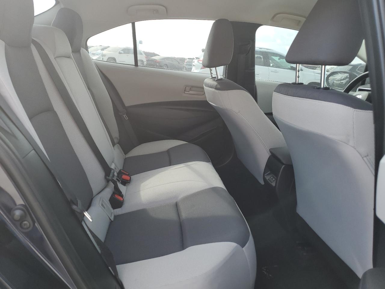 Toyota Corolla Le Image 9