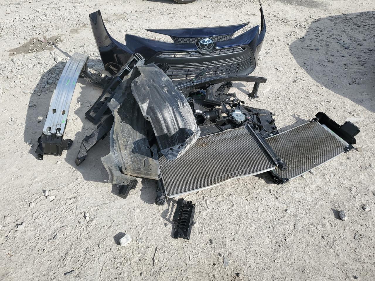 Toyota Corolla Le Image 10