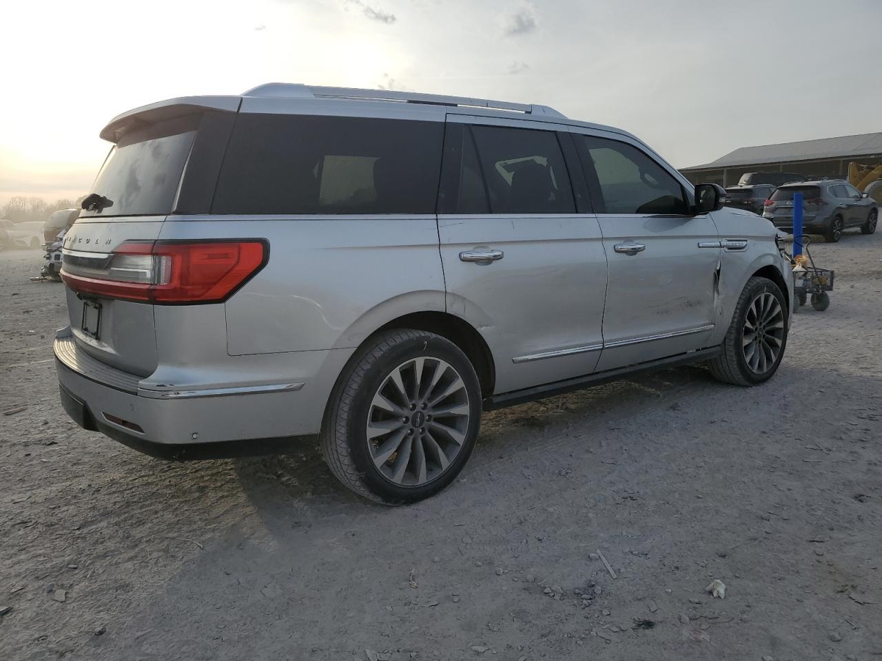 Lincoln Navigator Select Image 9
