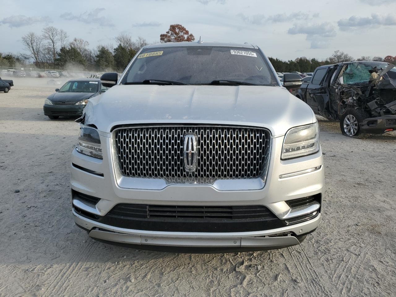 Lincoln Navigator Select Image 13