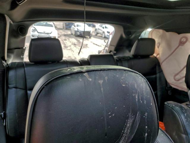 Jeep Grand Cherokee Overland Image 12