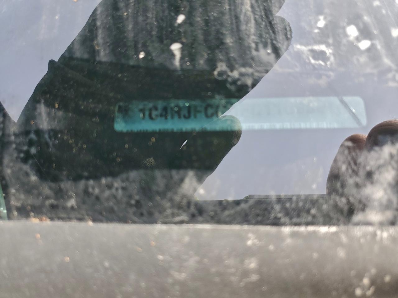 Jeep Grand Cherokee Overland Image 14