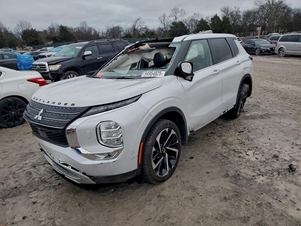 Mitsubishi Outlander Se Image 1