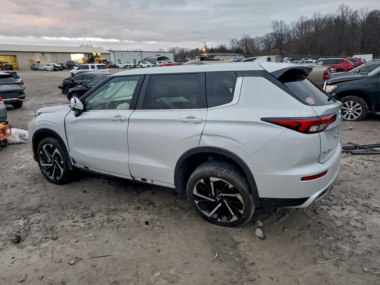 Mitsubishi Outlander Se Image 13