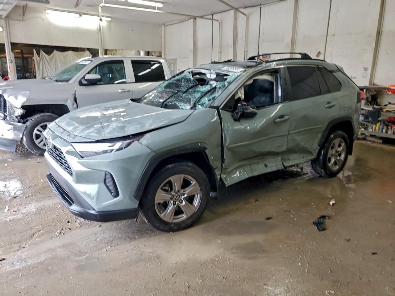 Toyota RAV4 Xle Image 1