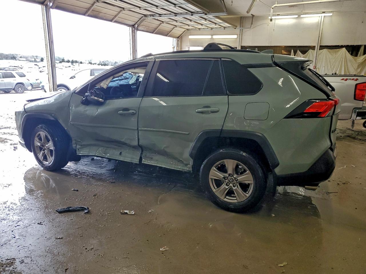 Toyota RAV4 Xle Image 8