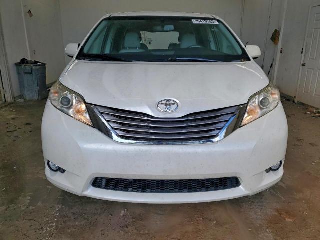 Toyota Sienna Xle Image 8