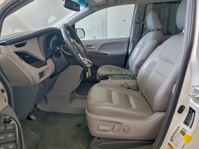 Toyota Sienna Xle Image 4