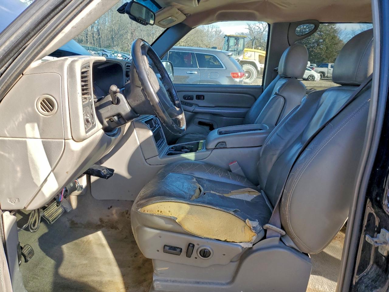 Chevrolet Silverado K1500 Image 4