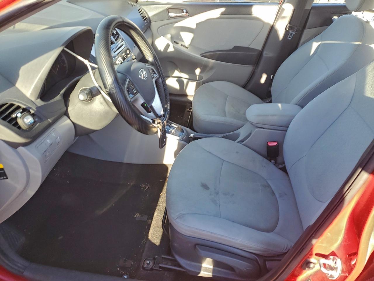 Hyundai ACCENT Gls Image 2