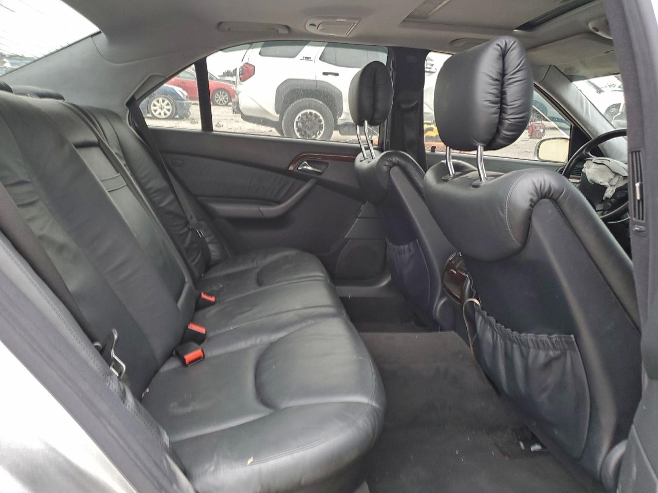 Mercedes-Benz S-Class 500 Image 8