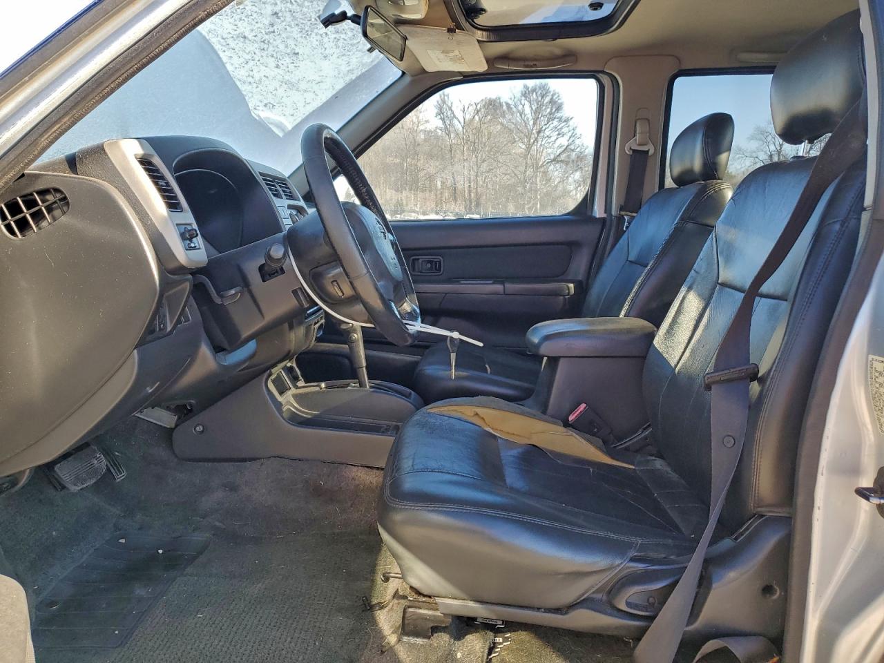 Nissan Frontier Crew Cab Xe Image 10