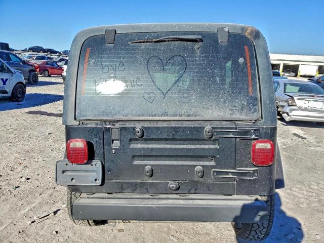 Jeep Wrangler Sahara Image 6