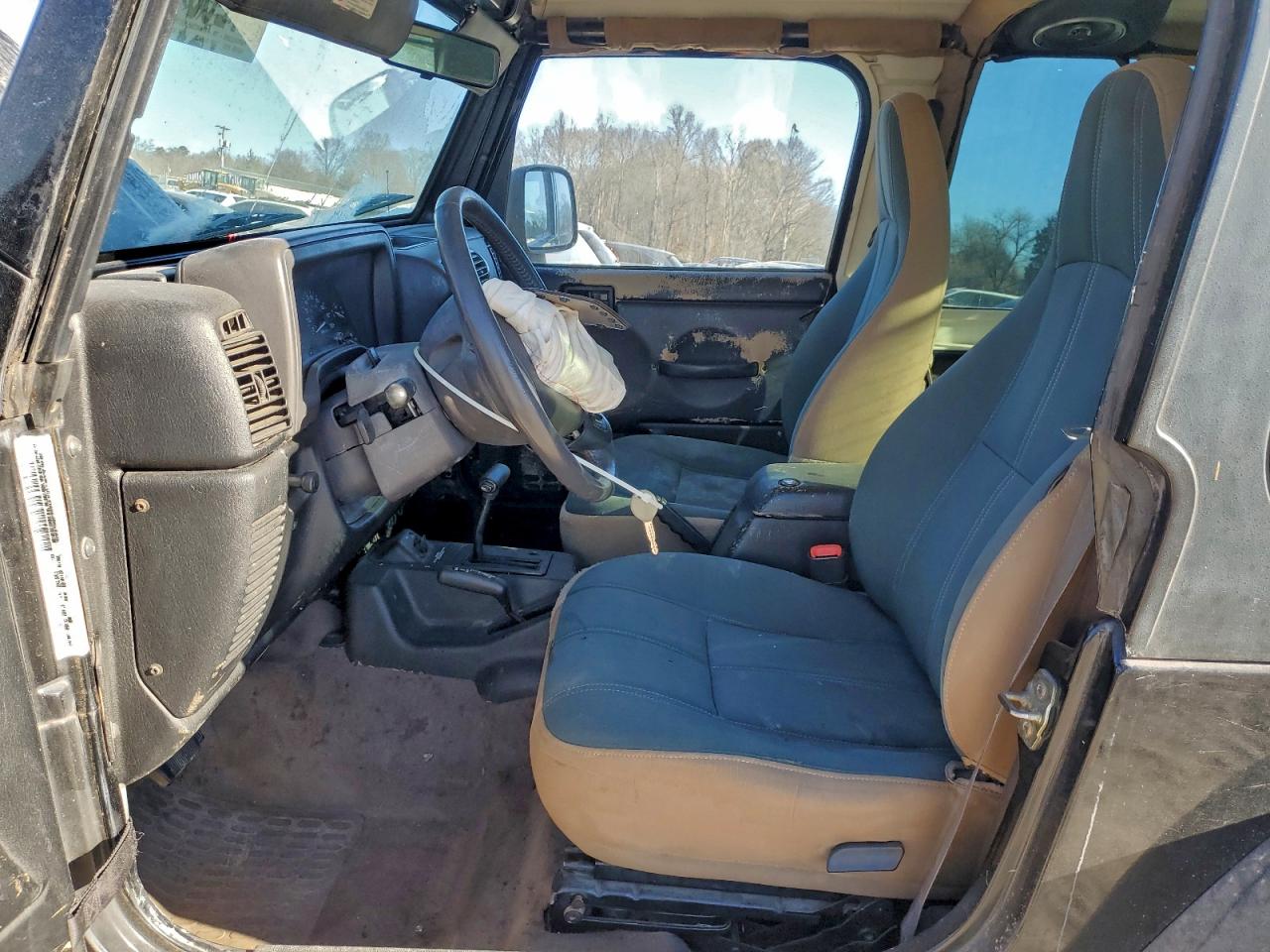 Jeep Wrangler Sahara Image 3