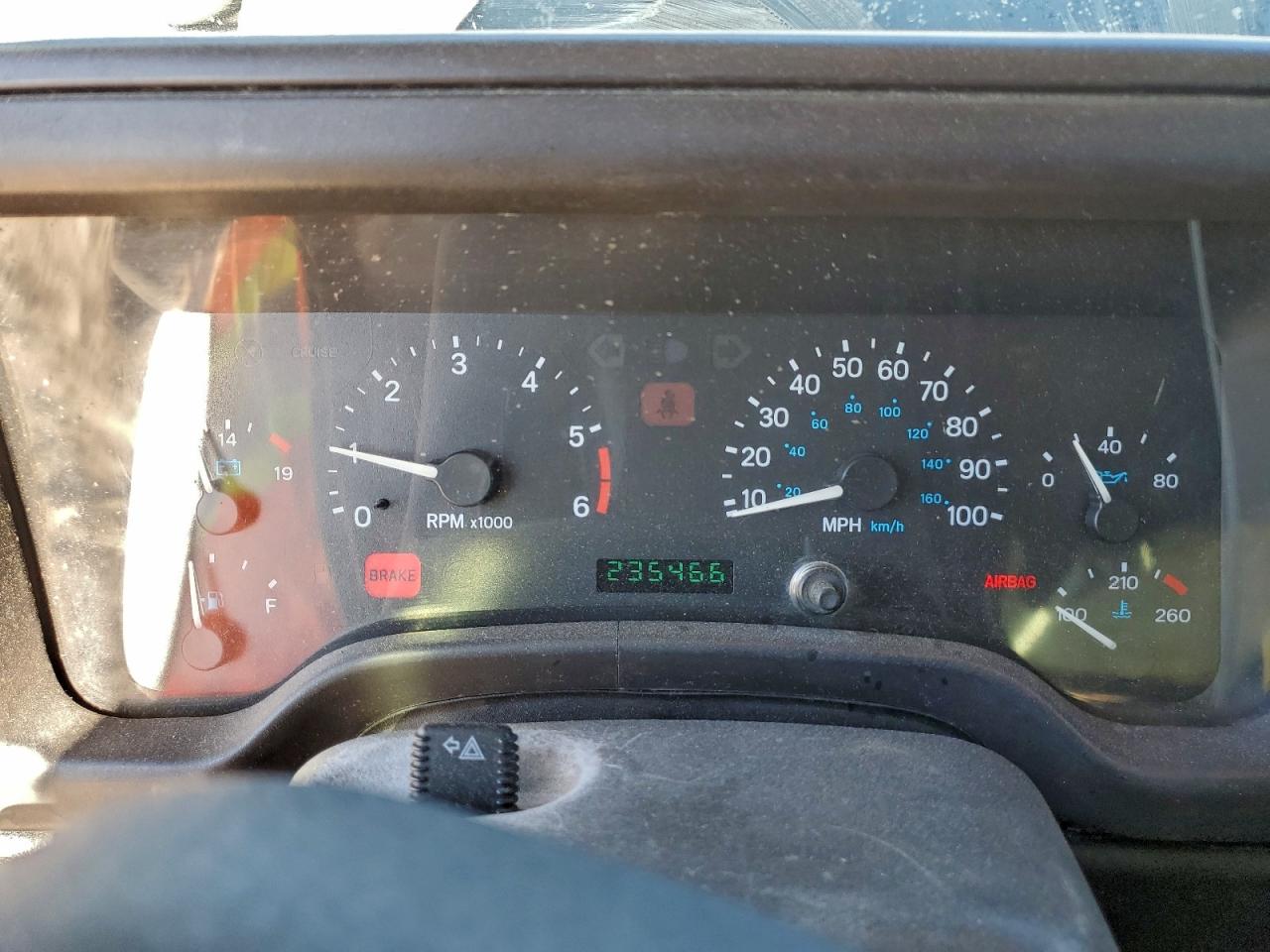 Jeep Wrangler Sahara Image 8