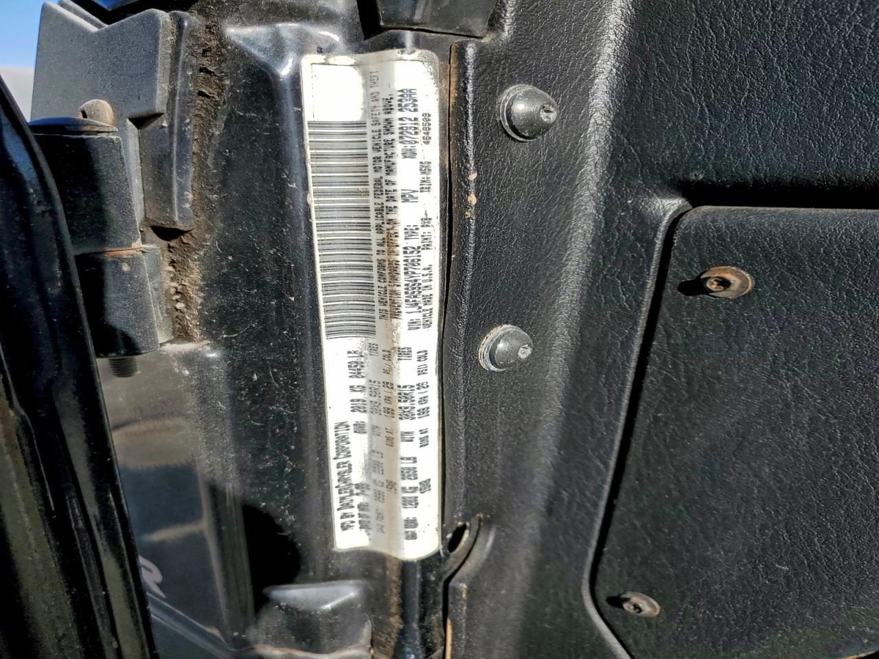 Jeep Wrangler Sahara Image 12