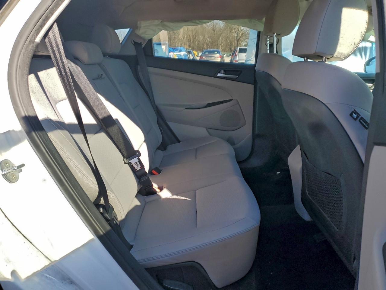 Hyundai TUCSON Se Image 9