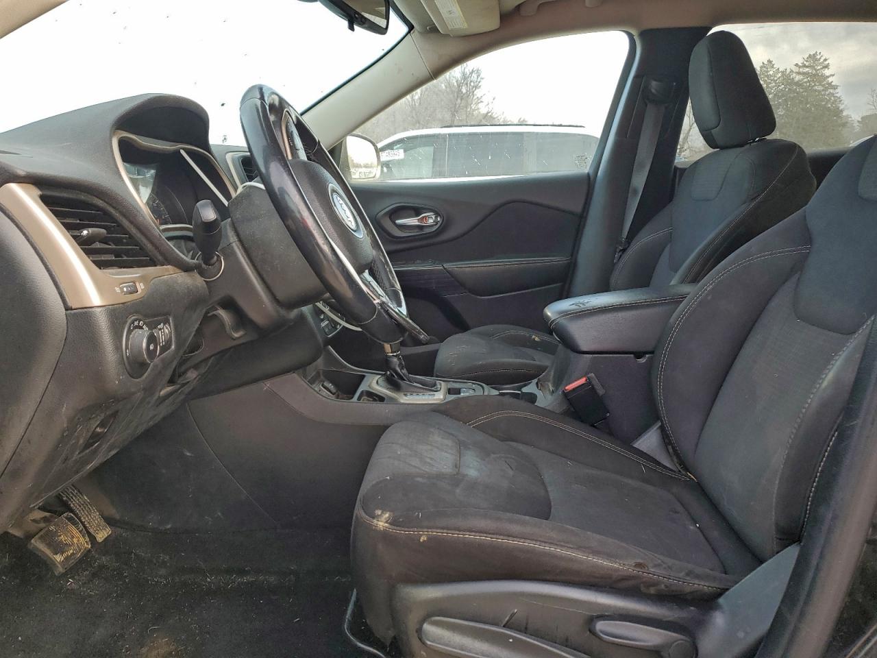 Jeep Grand Cherokee Latitude Image 9