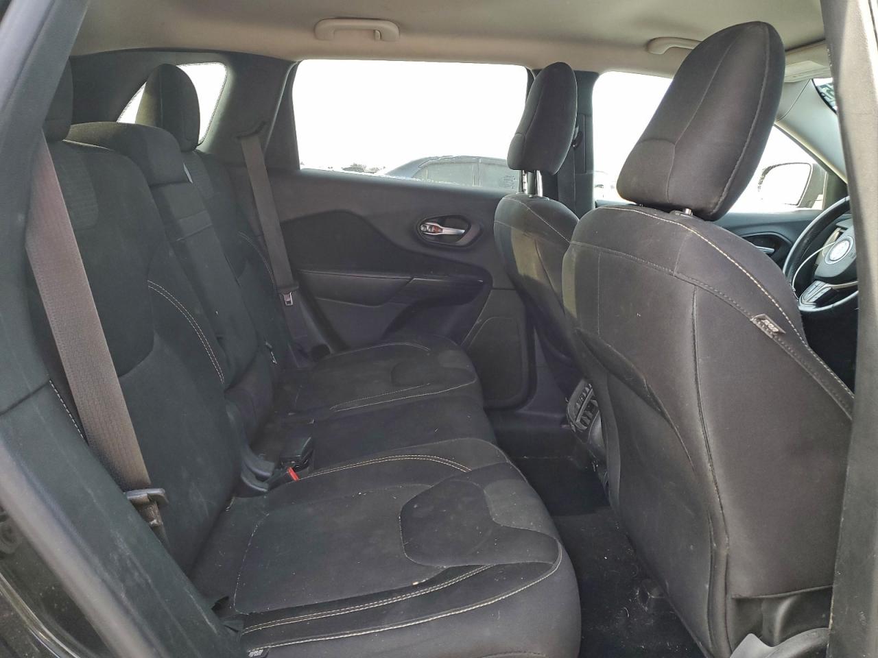 Jeep Grand Cherokee Latitude Image 14