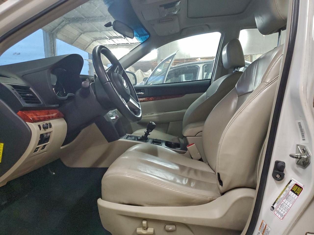 Subaru Legacy 2.5gt Limited Image 11