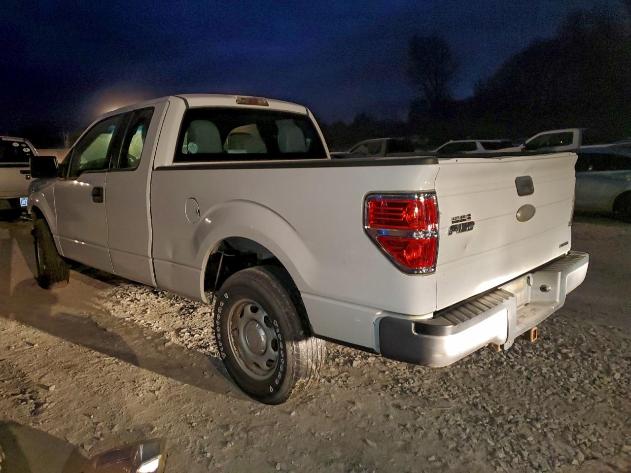 Ford F-150 Super Cab Image 5