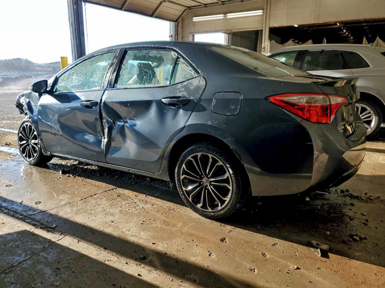 Toyota Corolla L Image 6