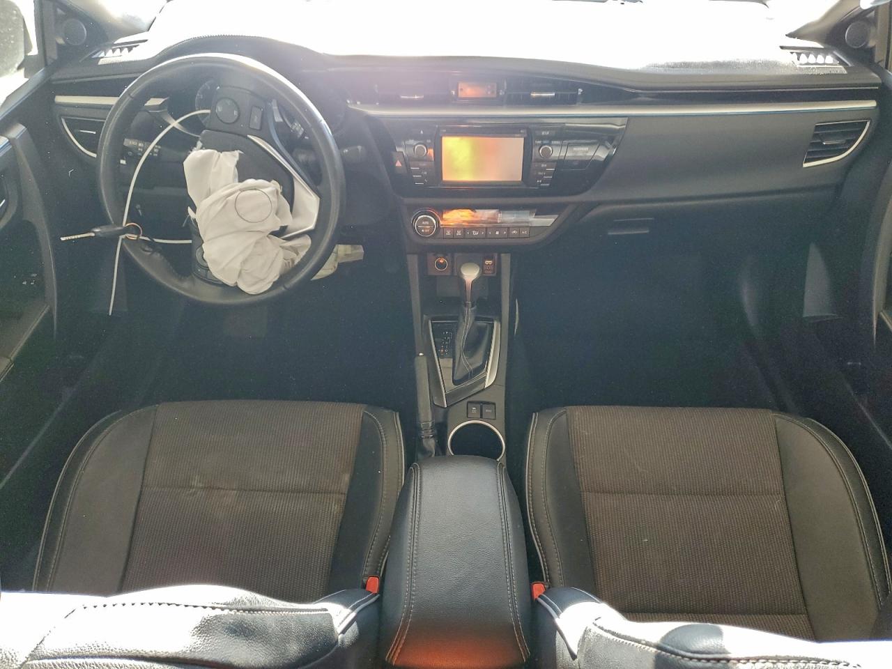 Toyota Corolla L Image 11