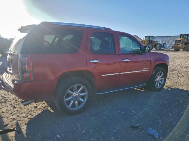 GMC Yukon Denali Image 13