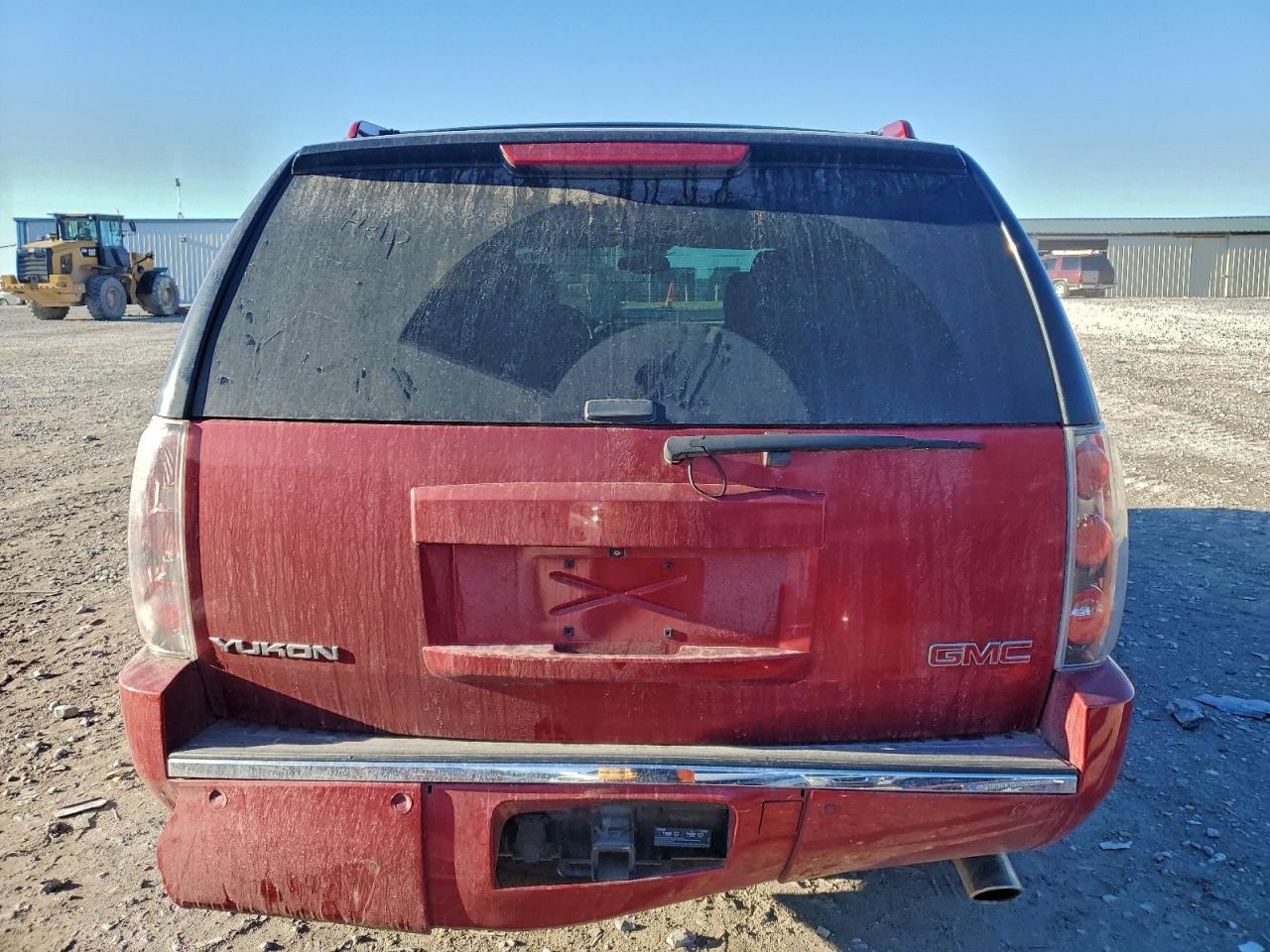 GMC Yukon Denali Image 5