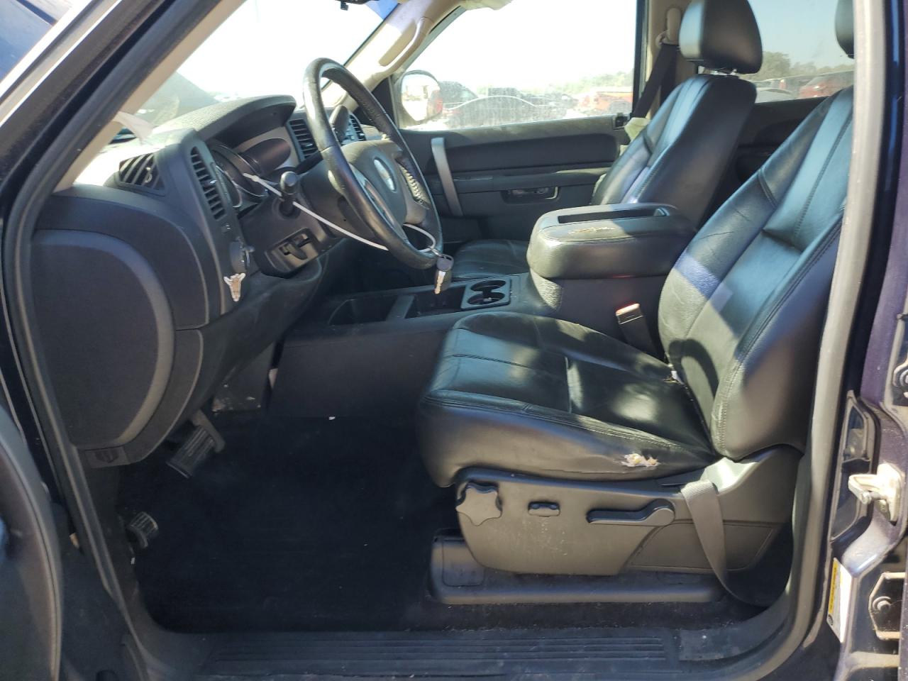 Chevrolet Silverado K1500 Lt Image 2