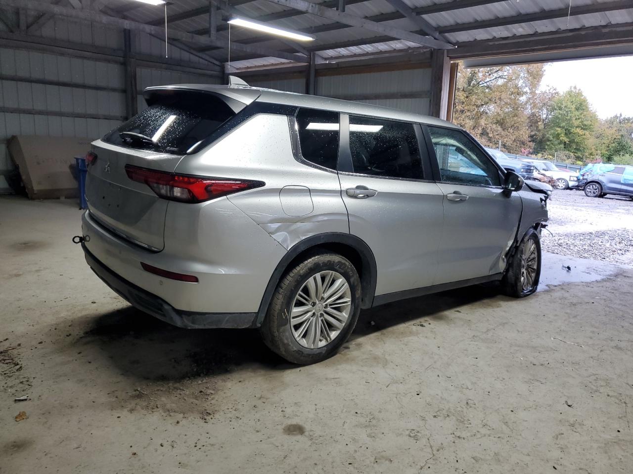 Mitsubishi Outlander Es Image 12
