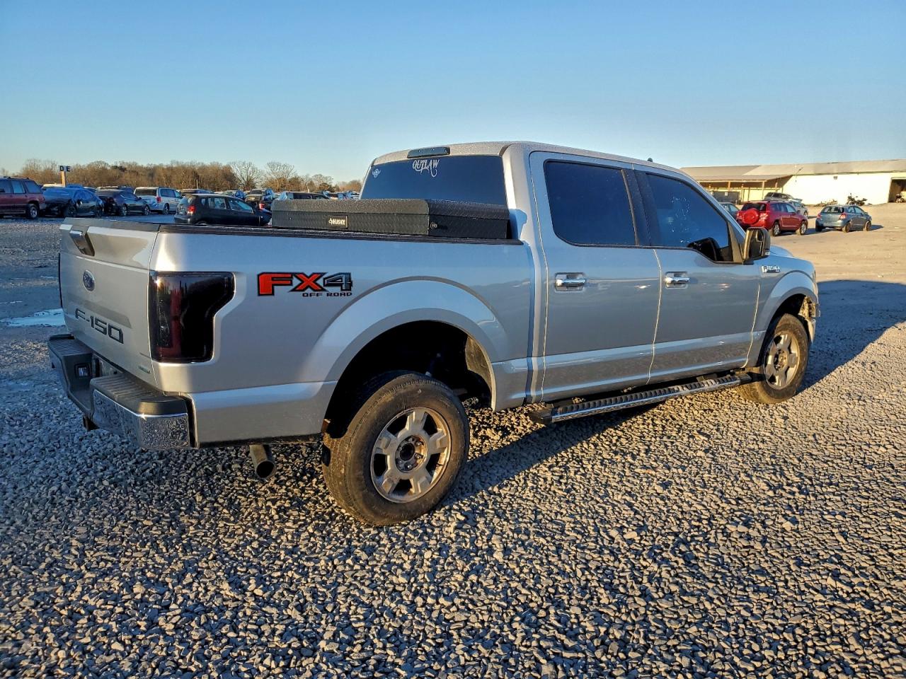Ford F-150 Supercrew Image 4