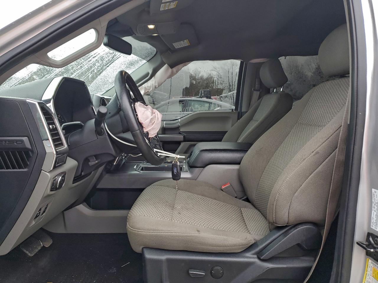 Ford F-150 Supercrew Image 7