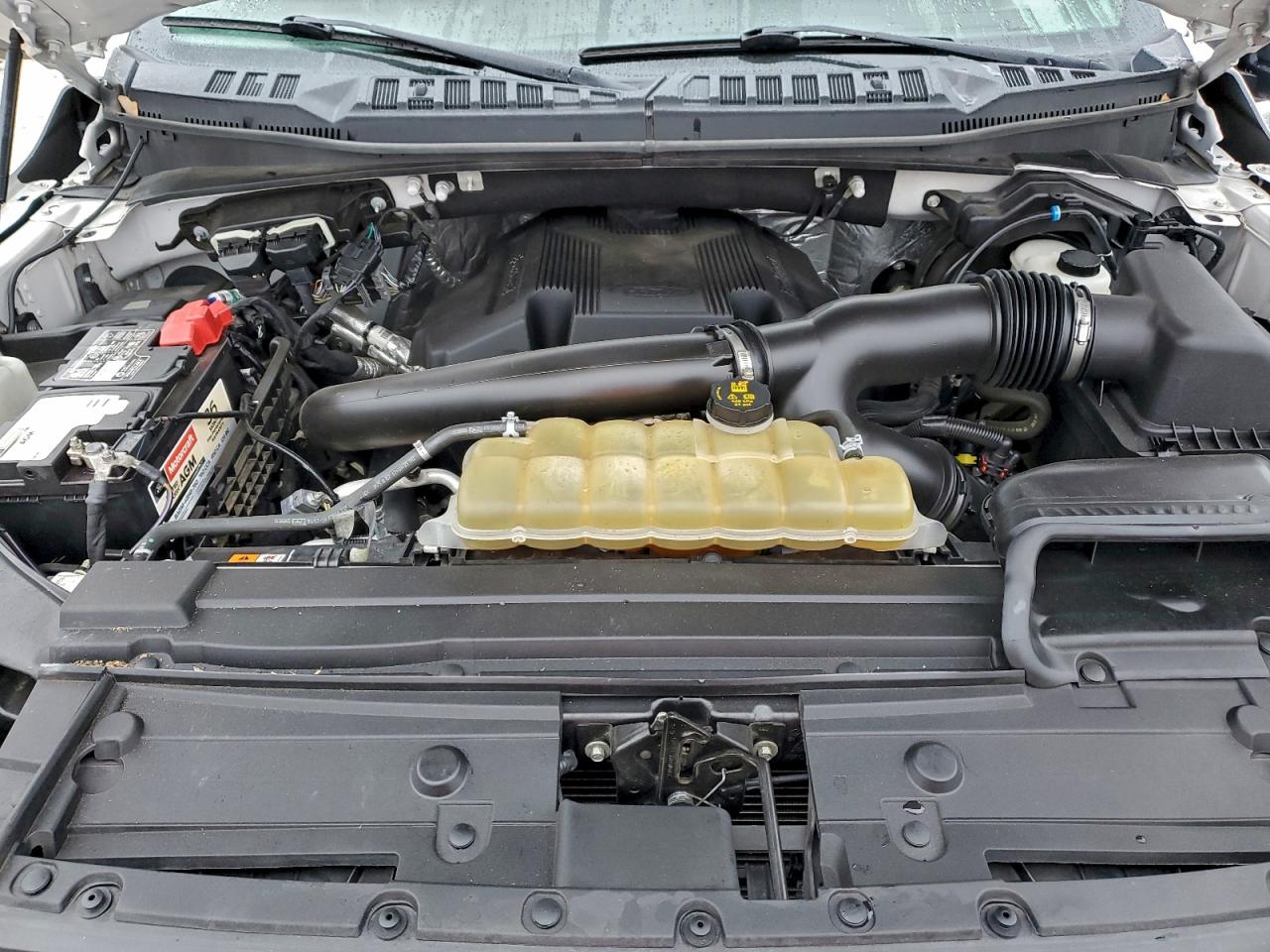 Ford F-150 Supercrew Image 6