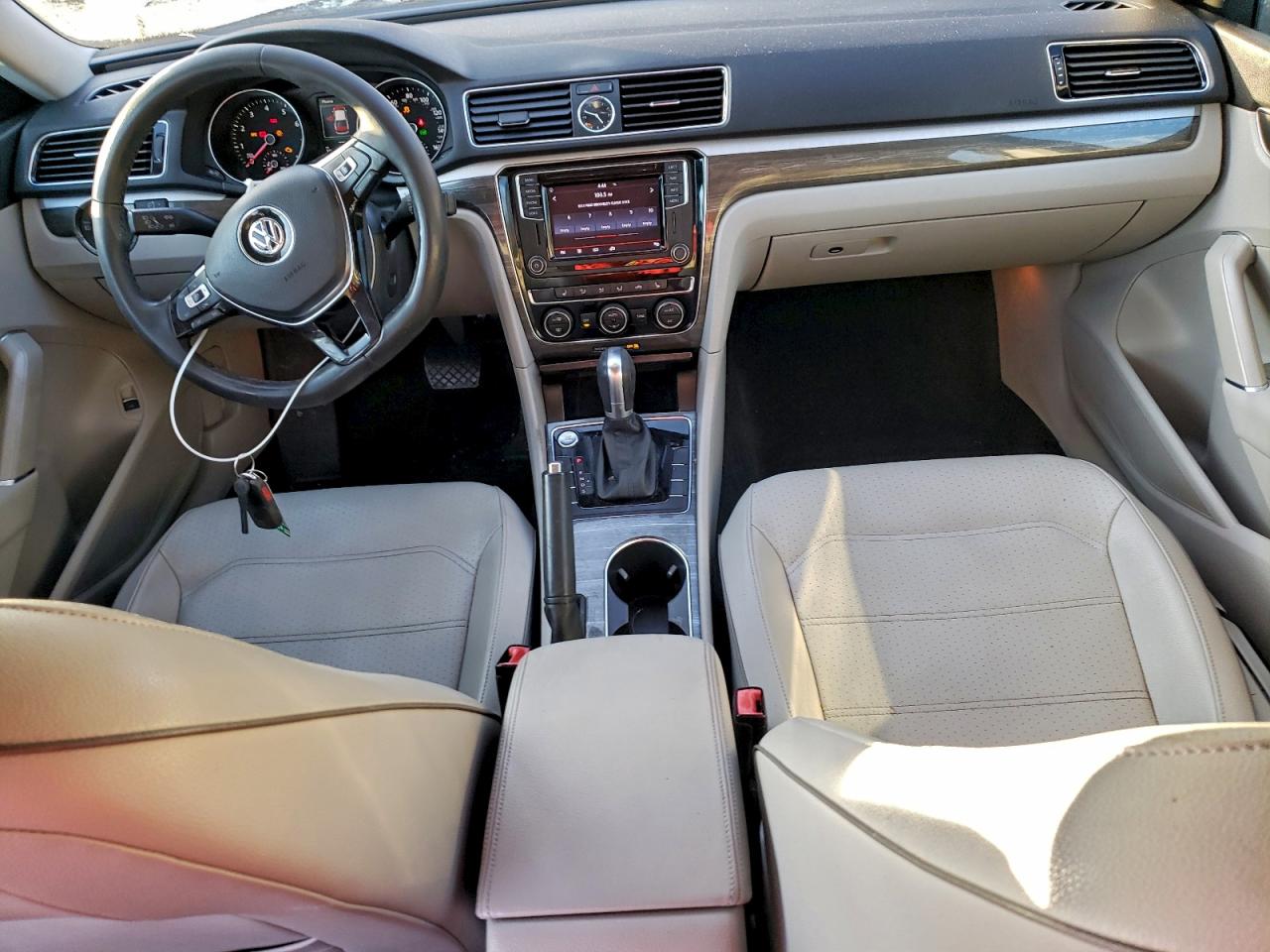 Volkswagen Passat Se Image 6