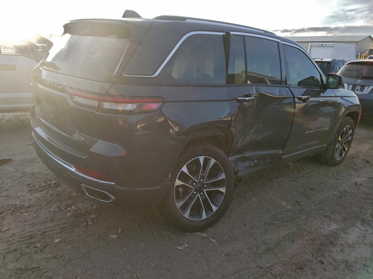 Jeep Grand Cherokee Overland Image 5