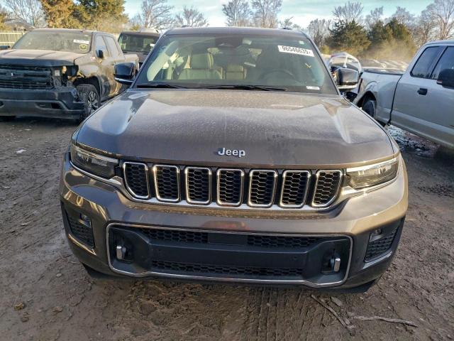 Jeep Grand Cherokee Overland Image 12