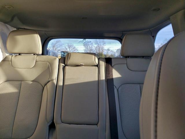 Jeep Grand Cherokee Overland Image 3