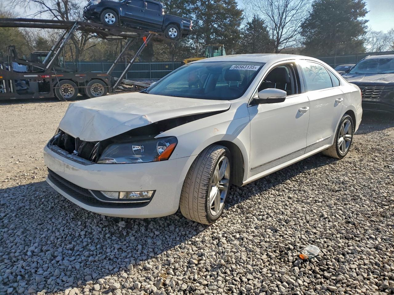 Volkswagen Passat Sel Image 1