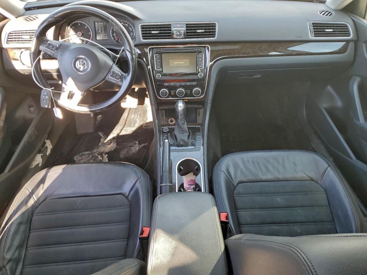 Volkswagen Passat Sel Image 2