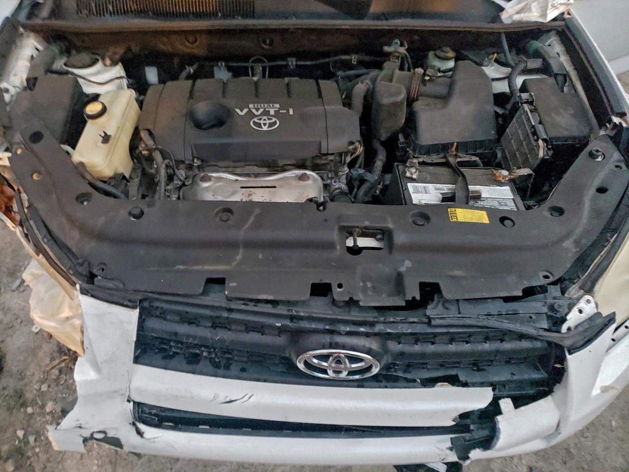 Toyota RAV4 Image 8