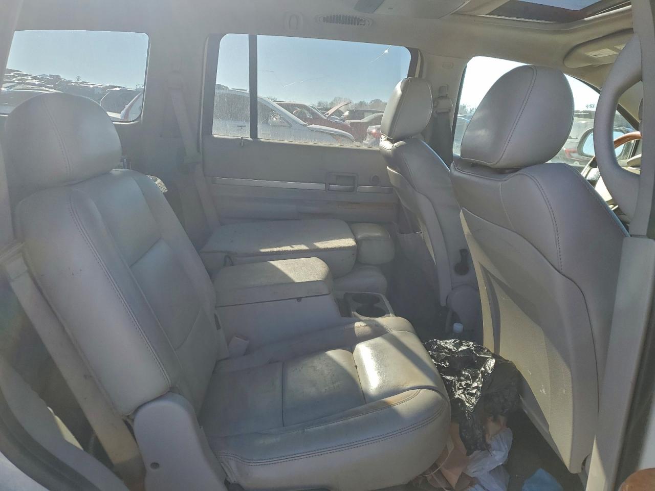 Chrysler Aspen Limited Image 8