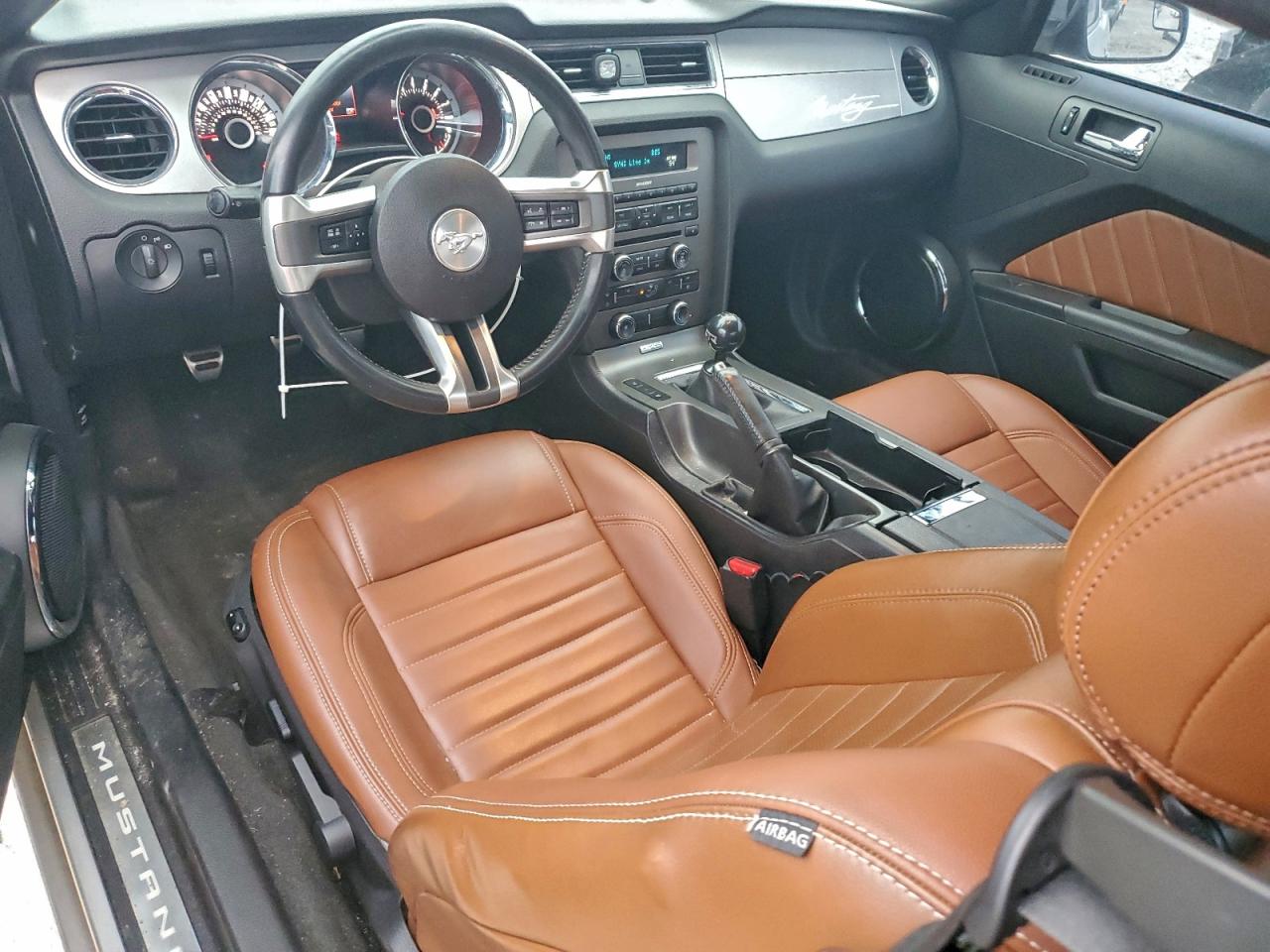 Ford Mustang Image 12