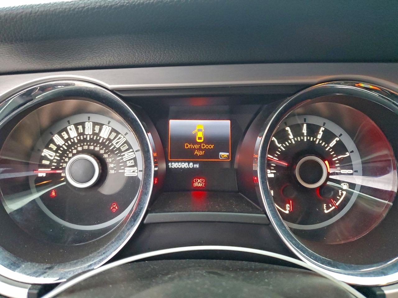 Ford Mustang Image 9