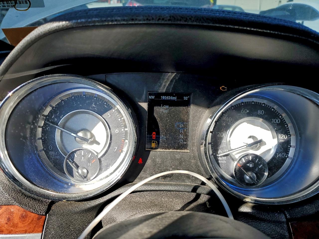 Chrysler 300 Image 6